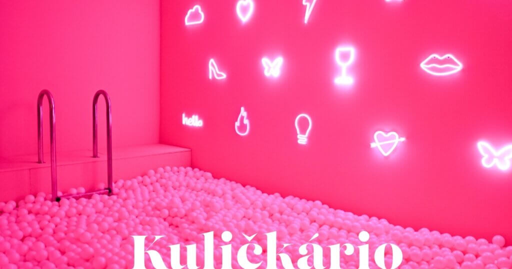 růžová místnost s balónky